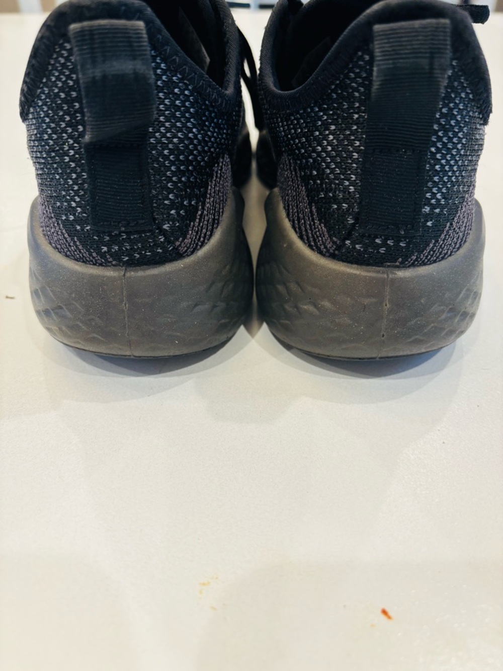 adidas Black and Dark Gray Knit Athletic Mens Sneakers size 9 - Picture 4 of 10